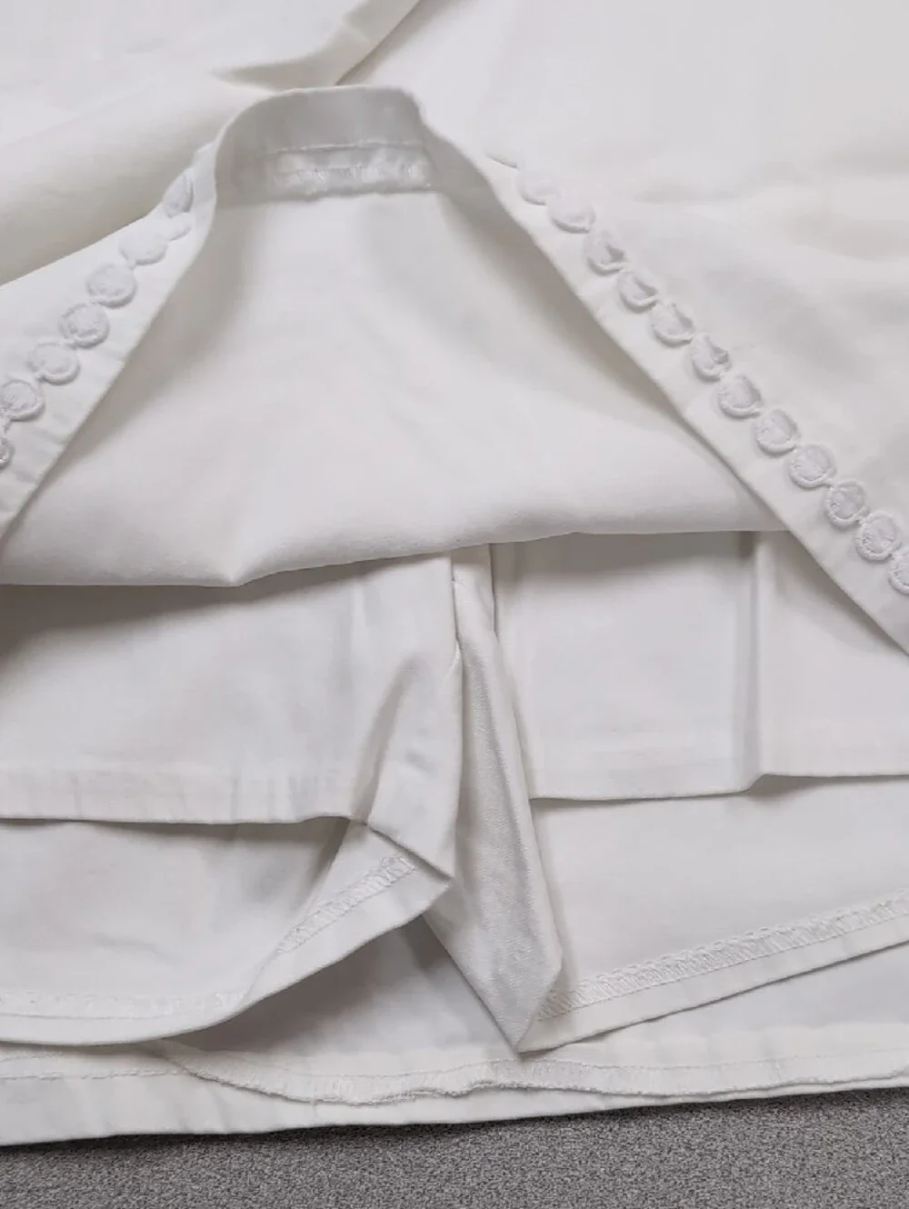 crown & ivy White Embroidered Hem Skort
